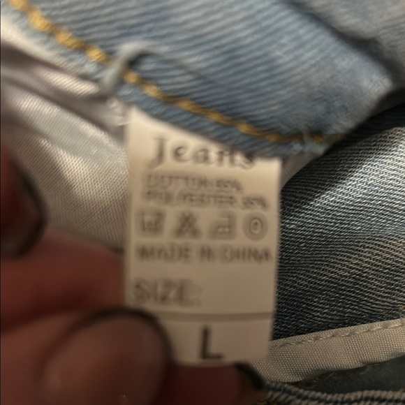 Chic Blue Denim Skirt with Fringe - Picture 2 of 3